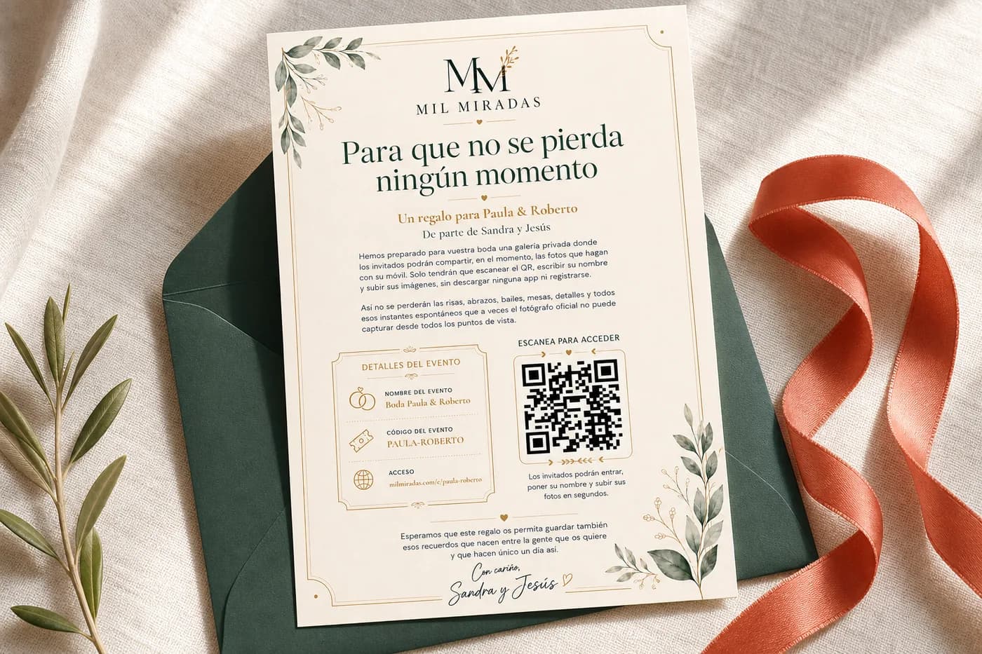 Tarjeta regalo personalizada de Mil Miradas presentada en un sobre